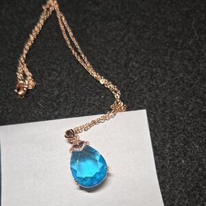 Elegant Blue Pendant Necklace